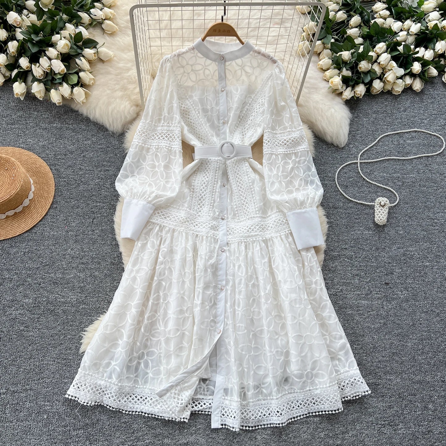 Women's Vintage Court Style Heavy Embroidery Lace Dress — Lantern Sleeve A-Line