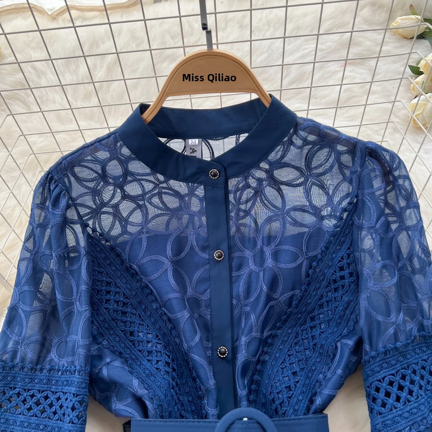 Women's Vintage Court Style Heavy Embroidery Lace Dress — Lantern Sleeve A-Line