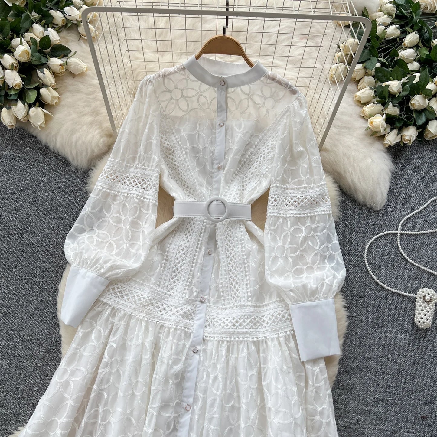 Women's Vintage Court Style Heavy Embroidery Lace Dress — Lantern Sleeve A-Line