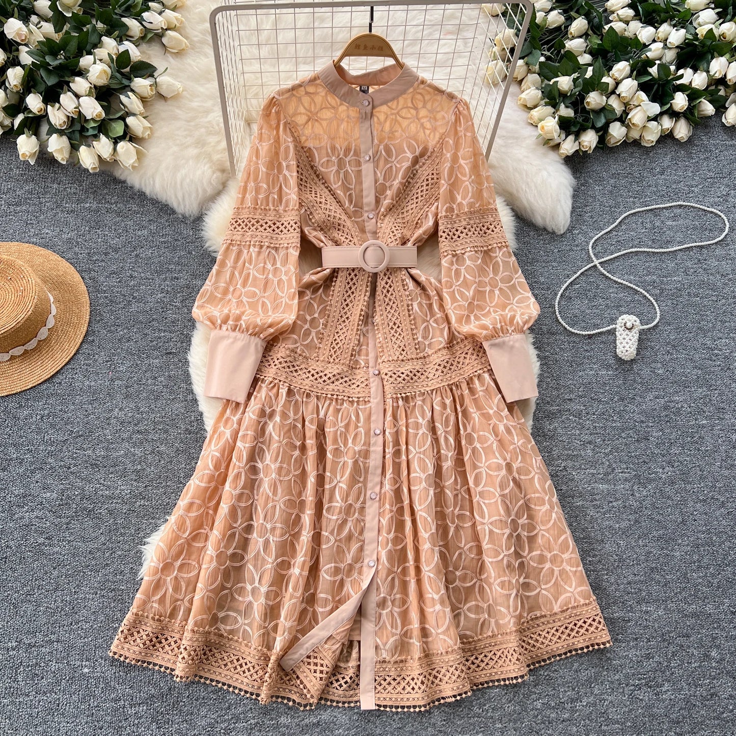 Women's Vintage Court Style Heavy Embroidery Lace Dress — Lantern Sleeve A-Line