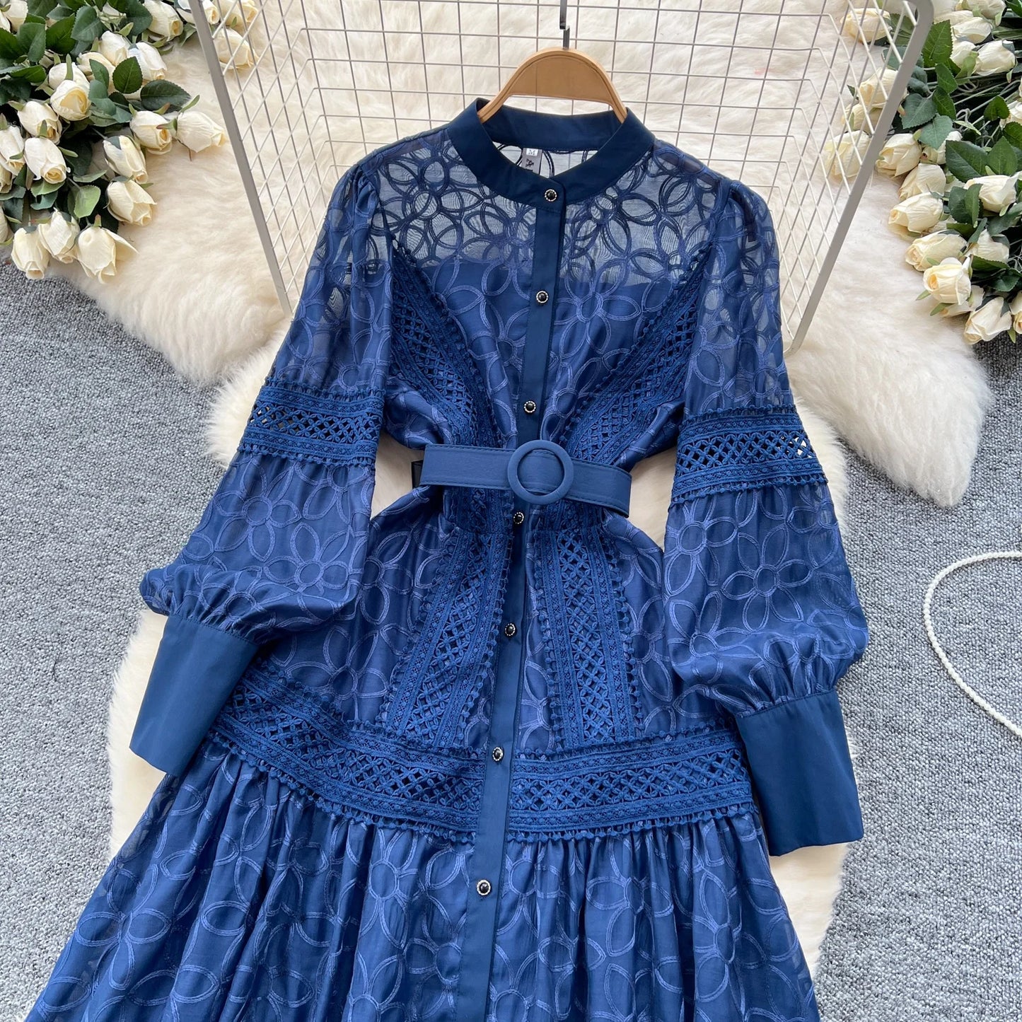 Women's Vintage Court Style Heavy Embroidery Lace Dress — Lantern Sleeve A-Line