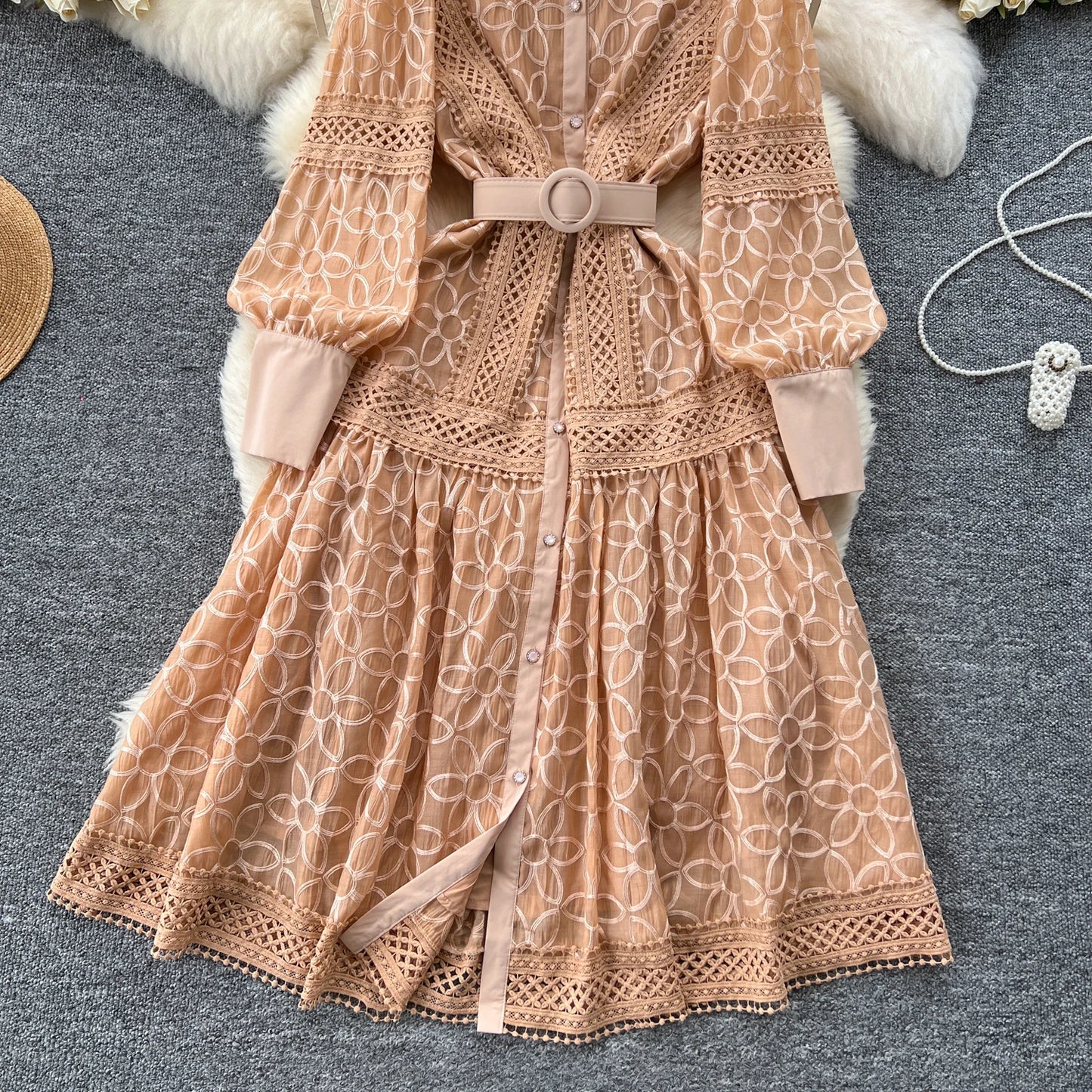 Women's Vintage Court Style Heavy Embroidery Lace Dress — Lantern Sleeve A-Line