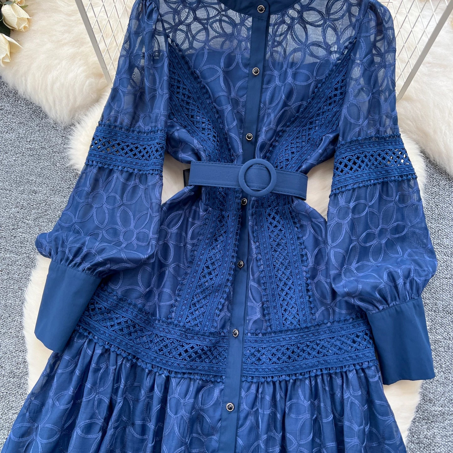 Women's Vintage Court Style Heavy Embroidery Lace Dress — Lantern Sleeve A-Line