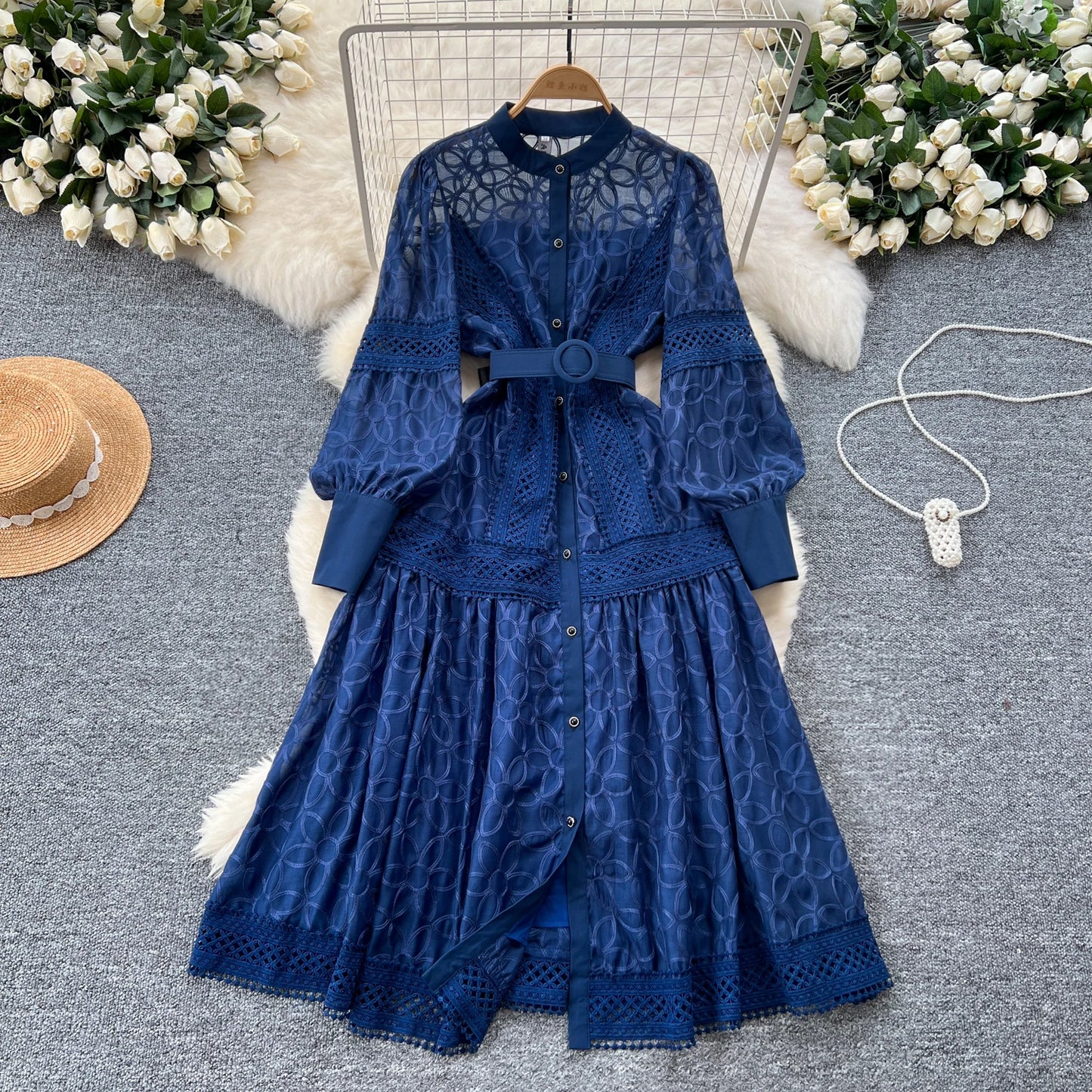 Women's Vintage Court Style Heavy Embroidery Lace Dress — Lantern Sleeve A-Line