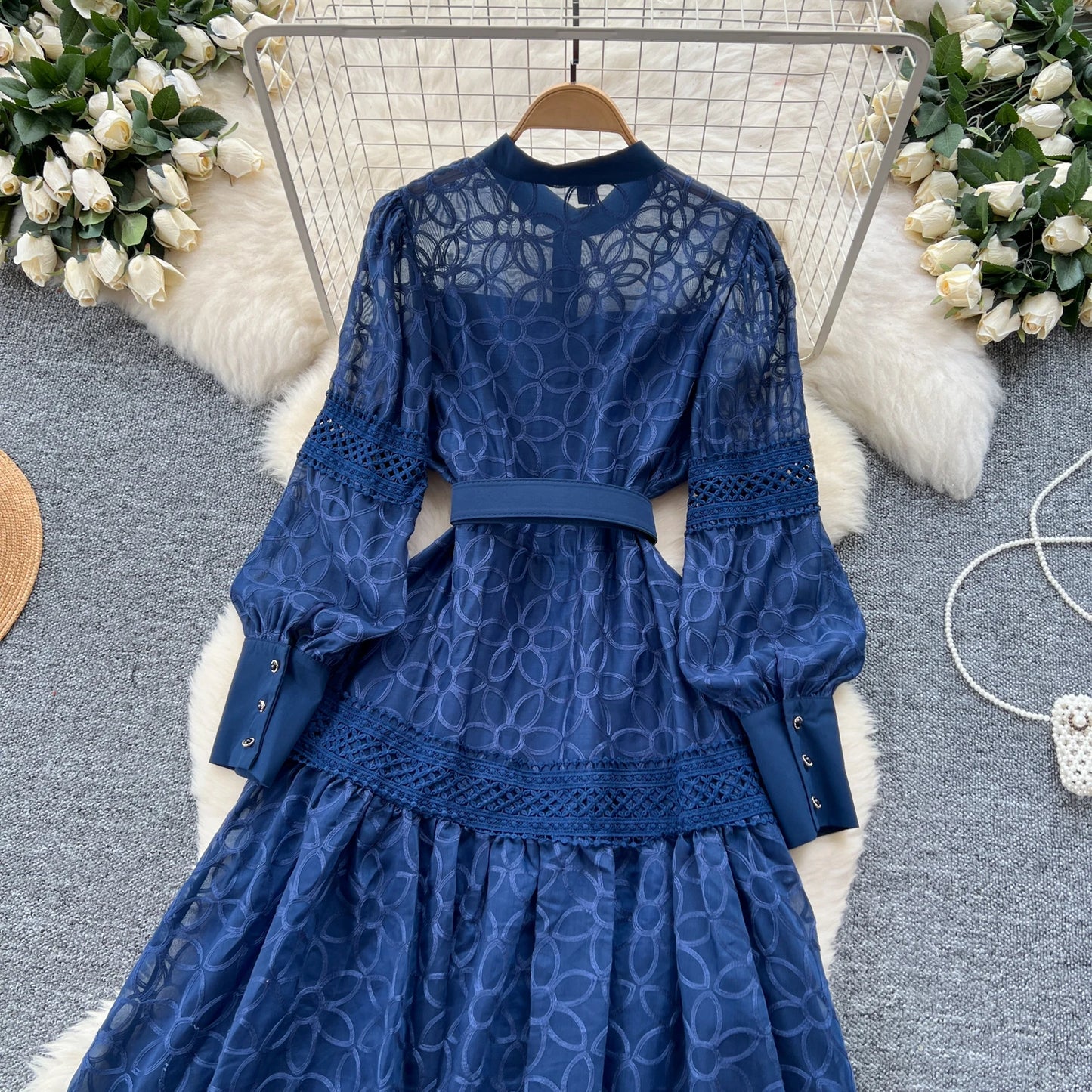 Women's Vintage Court Style Heavy Embroidery Lace Dress — Lantern Sleeve A-Line