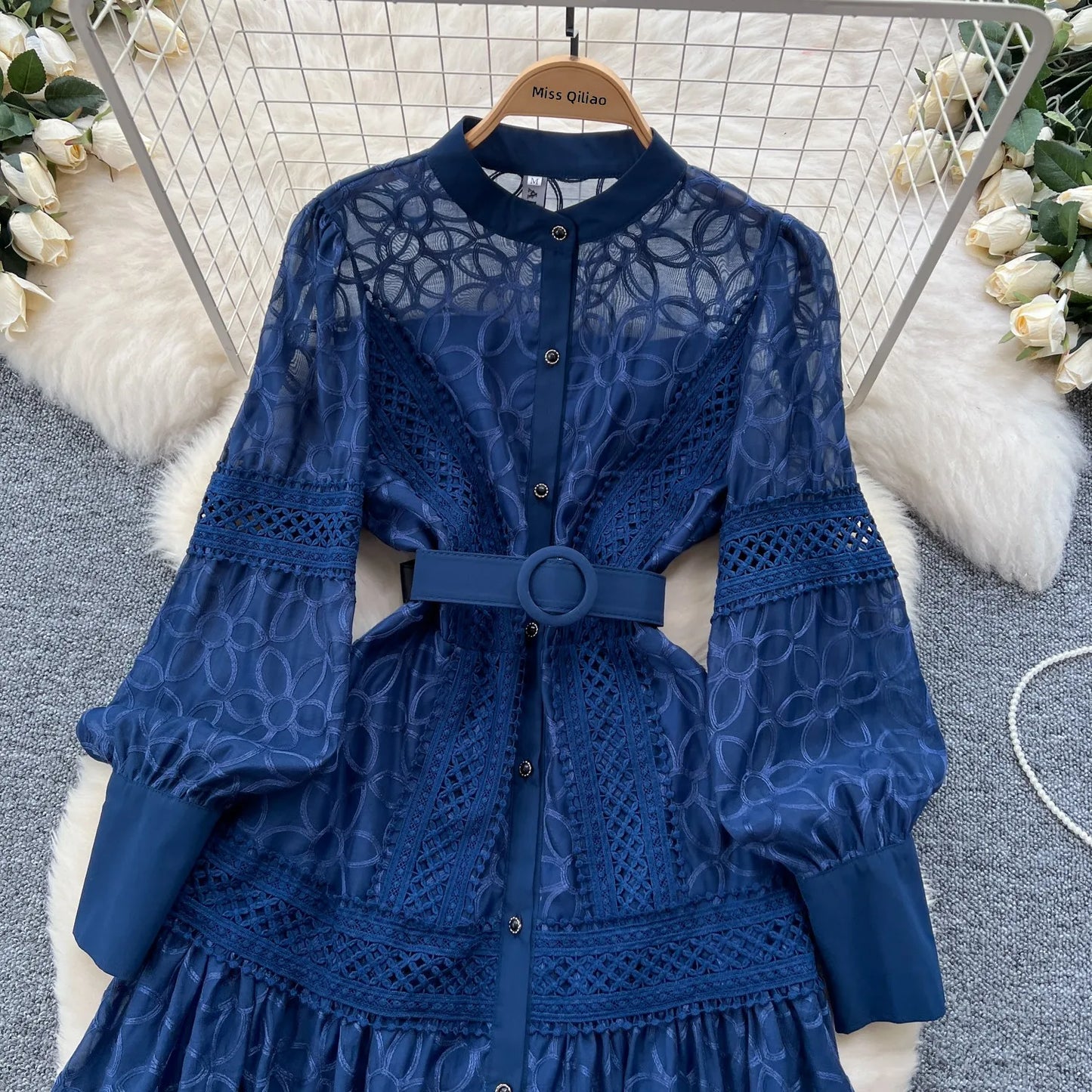 Women's Vintage Court Style Heavy Embroidery Lace Dress — Lantern Sleeve A-Line