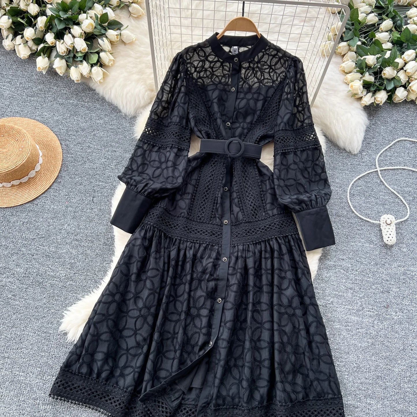 Women's Vintage Court Style Heavy Embroidery Lace Dress — Lantern Sleeve A-Line