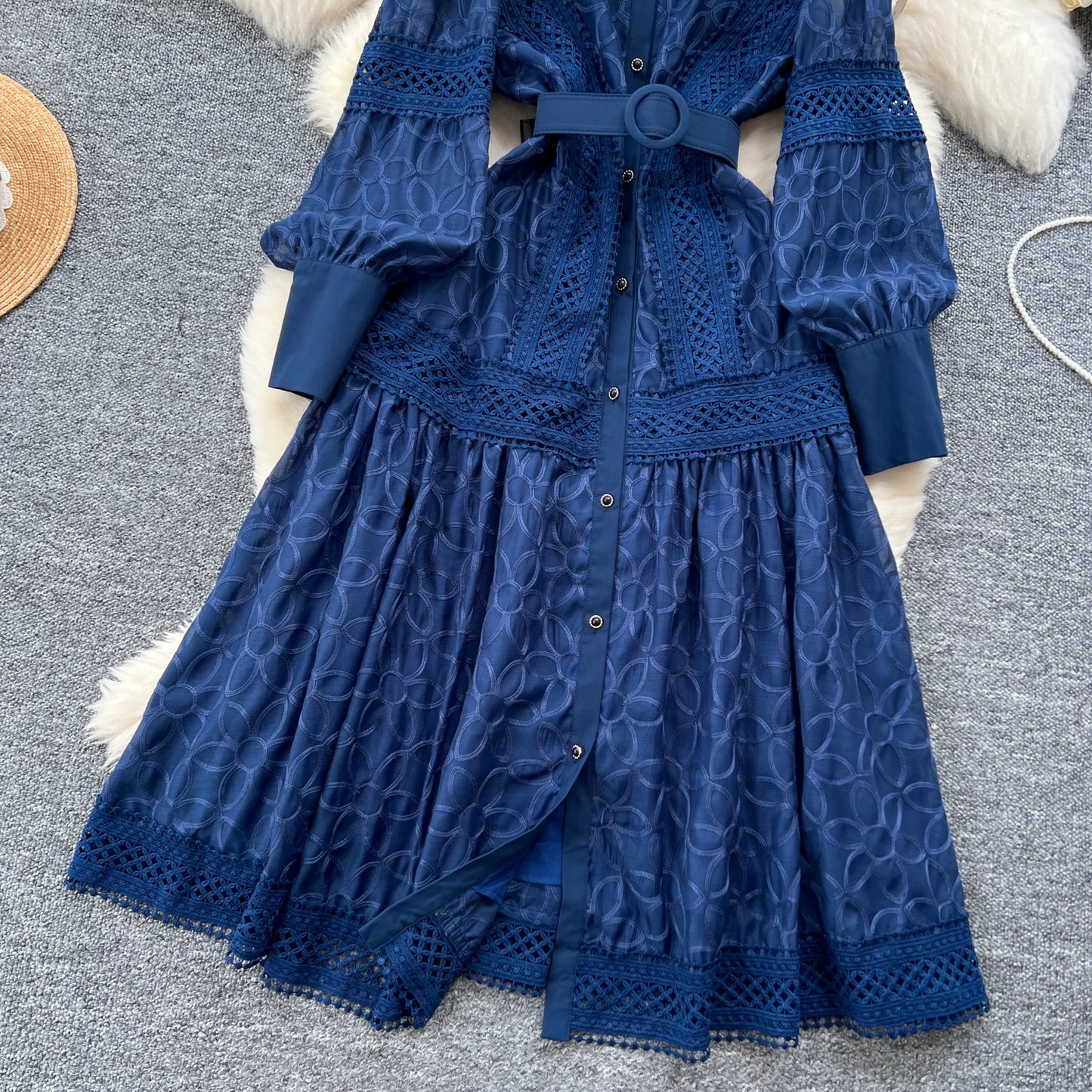Women's Vintage Court Style Heavy Embroidery Lace Dress — Lantern Sleeve A-Line