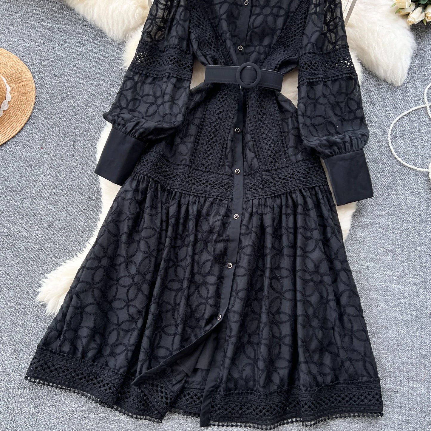 Women's Vintage Court Style Heavy Embroidery Lace Dress — Lantern Sleeve A-Line