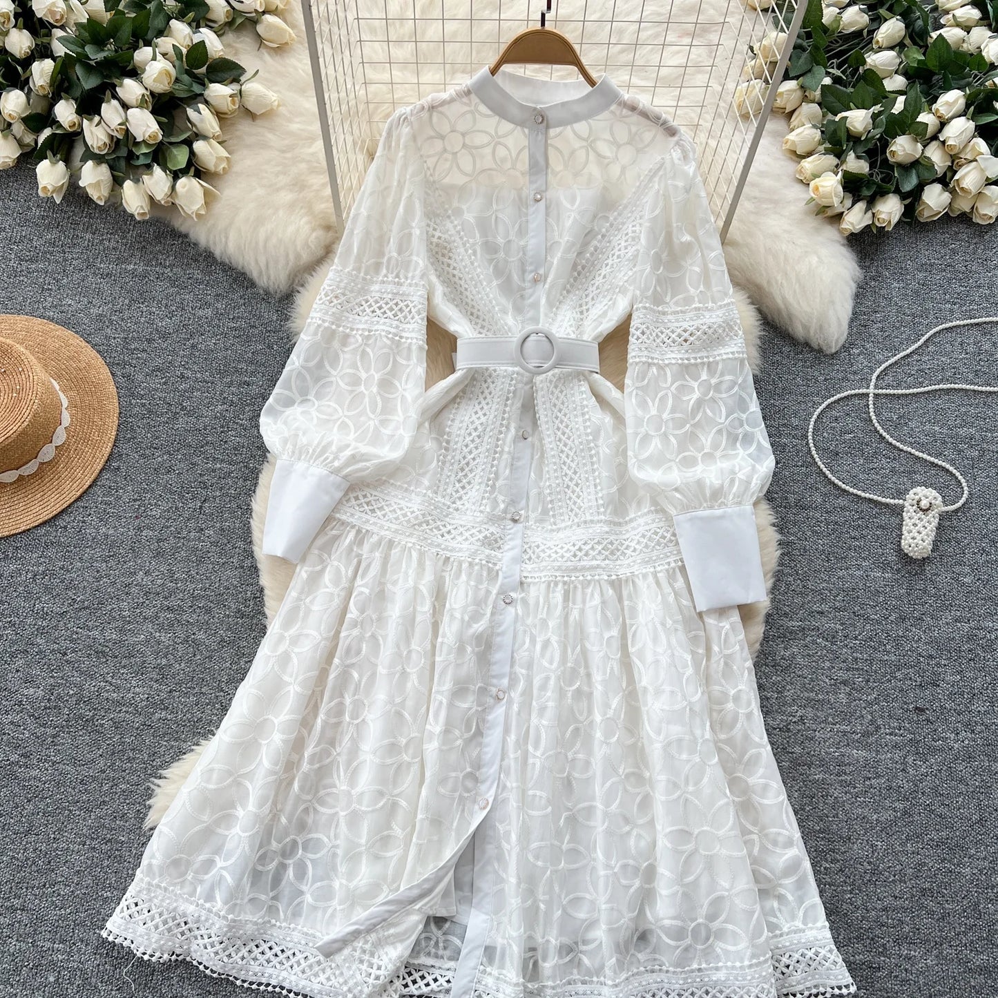 Women's Vintage Court Style Heavy Embroidery Lace Dress — Lantern Sleeve A-Line