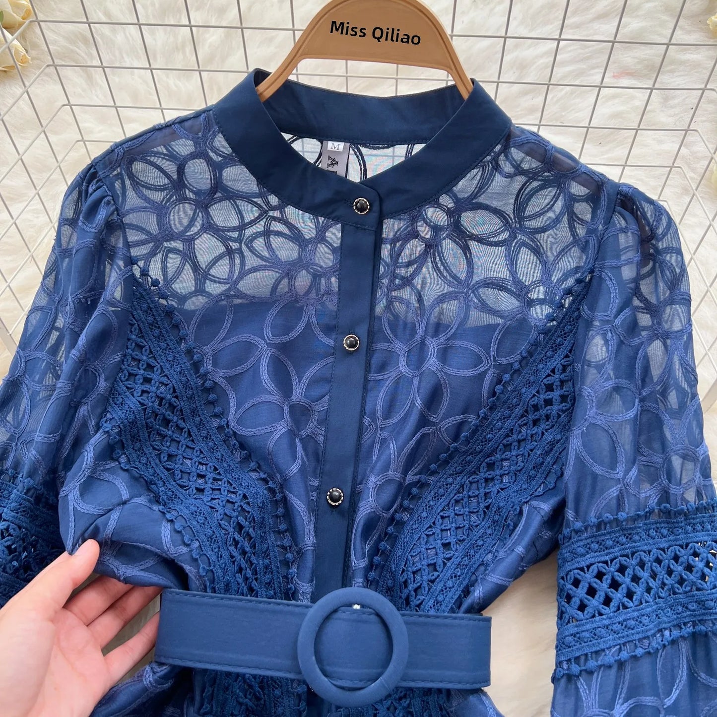 Women's Vintage Court Style Heavy Embroidery Lace Dress — Lantern Sleeve A-Line