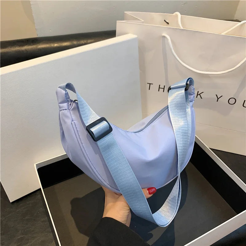 Homefish New Simple and Casual Solid Color Nylon Large Capacity Women's Dumpling Bag Shoulder Bag for Travel and Commuting