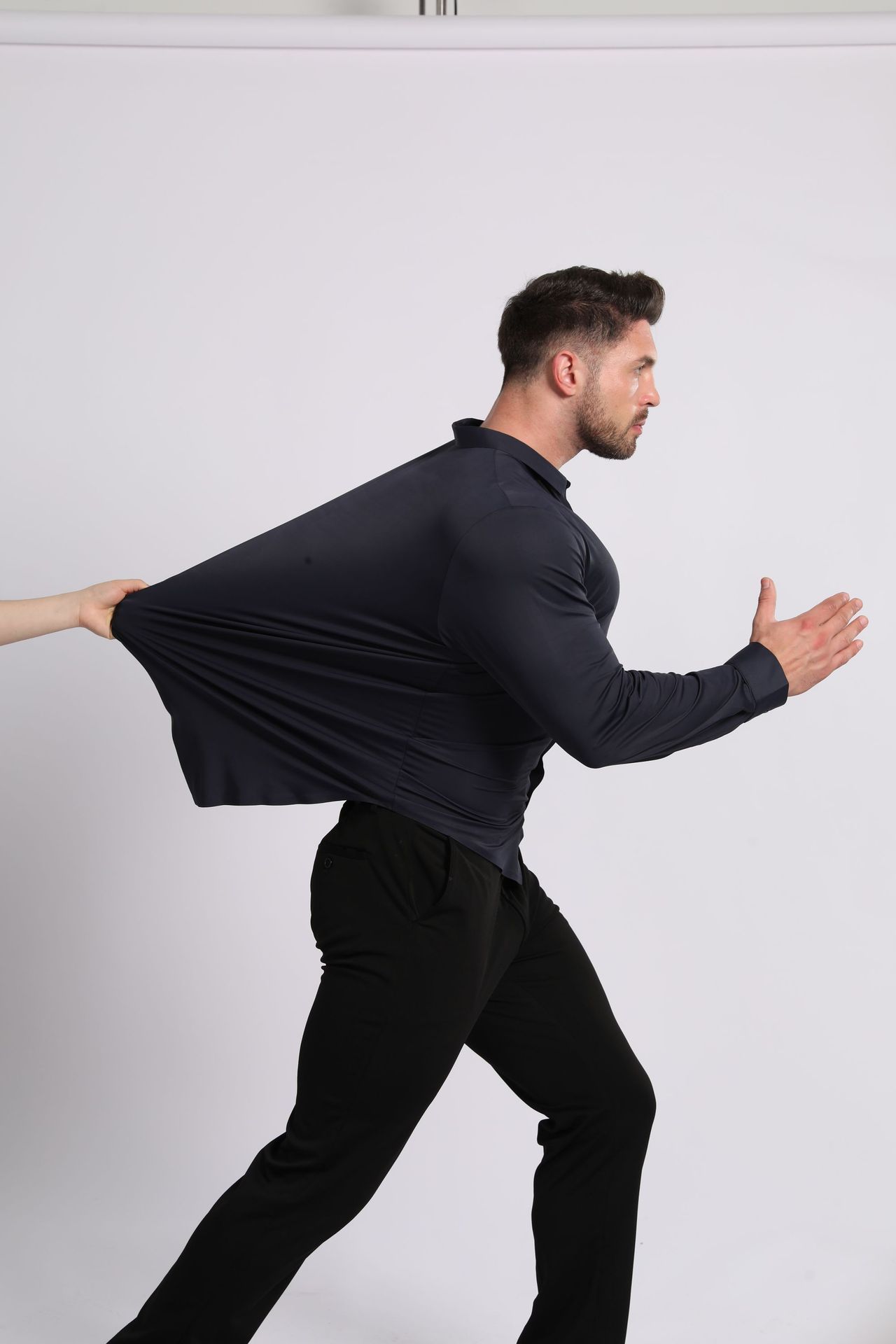 Camisa fresca de tacto sedoso y resistente a las arrugas, talla grande